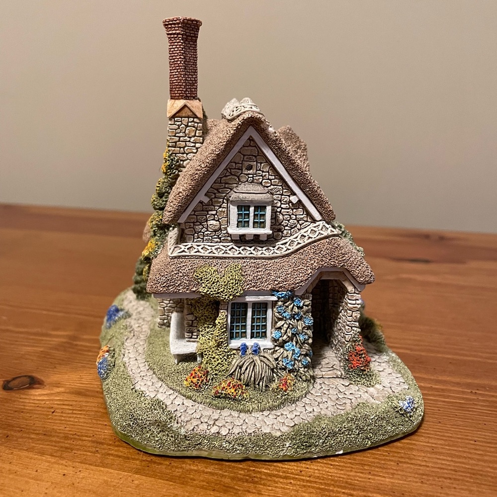 Lilliput Lane Blaise Hamlet Collection Jasmine Cottage